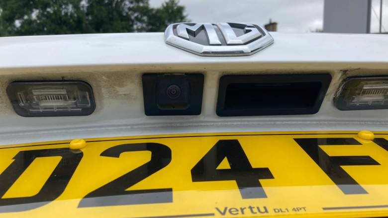 MG HS 1.5 T-GDI Trophy 5dr DCT Petrol Hatchback